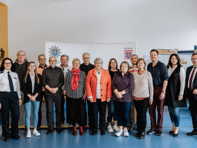 POL-KS: Zwölf engagierte Sicherheitsberaterinnen und Sicherheitsberater für Senioren erfolgreich ausgebildet: Weitere Interessierte gesucht - Foto: presseportal.de