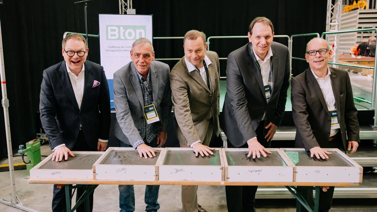 Erste Fabrik für klimapositiven Beton in Deutschland eröffnet / Das Unternehmen Bton leistet innovativen Beitrag zur ökologischen Bauwende - Foto: presseportal.de