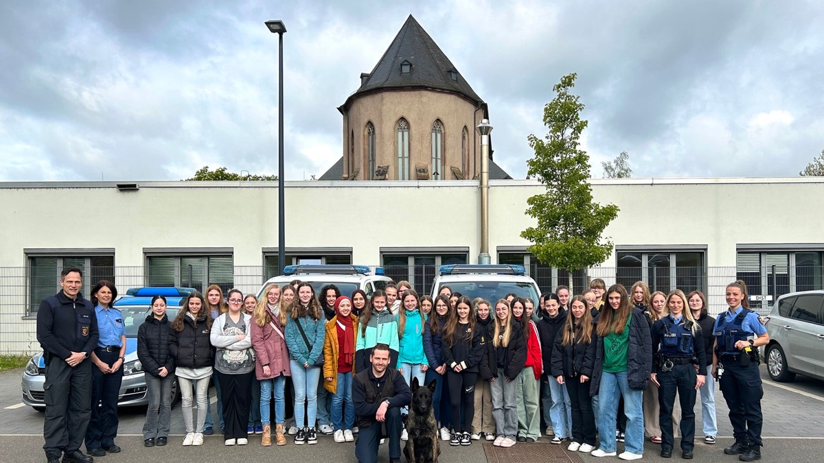 POL-PDTR: Girls Day 2024 Ein spannender Tag bei der Polizeiinspektion und Kriminalinspektion Trier - Foto: presseportal.de
