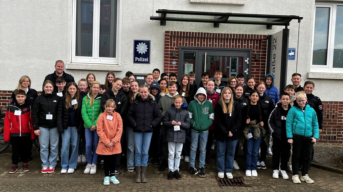 POL-SZ: Pressemitteilung des Polizeikommissariats Wolfenbüttel vom 25.04.2024: Zukunftstag bei der Polizei Wolfenbüttel - Foto: presseportal.de