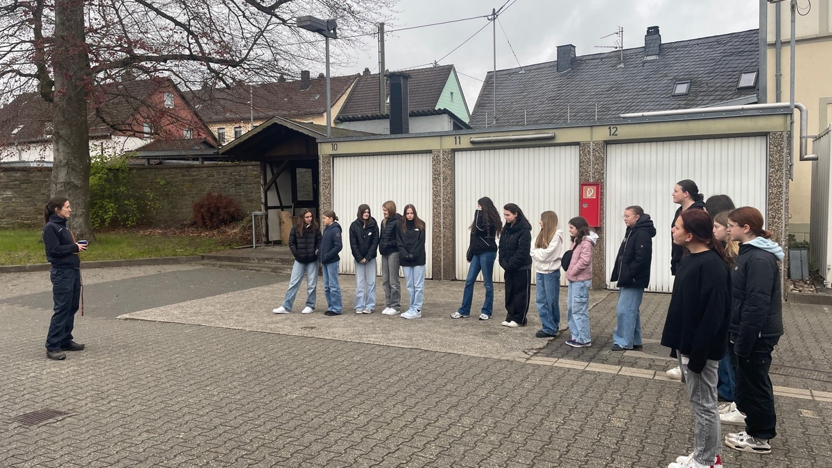 POL-PDTR: Girls'Day 2024 bei der Polizeiinspektion Birkenfeld - Foto: presseportal.de