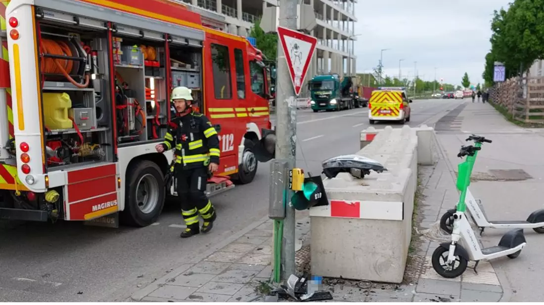FW-M: Schwerverletzter durch Verkehrsunfall (Pasing) - Bild: presseportal.de