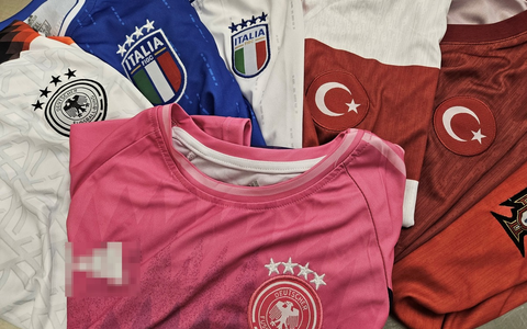 HZA-S: Gefälschte EM-Trikots gestoppt - Foto: presseportal.de