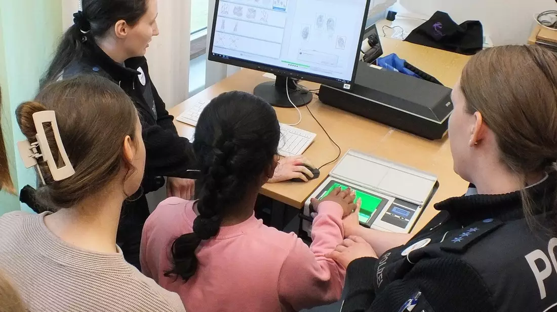 BPOL-FL: Girls Day bei der Flensburger Bundespolizei - Bild: presseportal.de