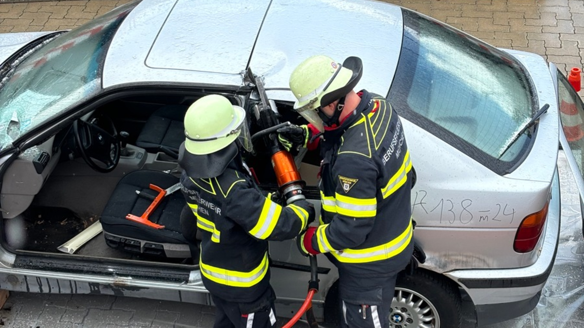 FW-M: Girls´Day 2024 bei der Berufsfeuerwehr München (Stadtgebiet) - Foto: presseportal.de