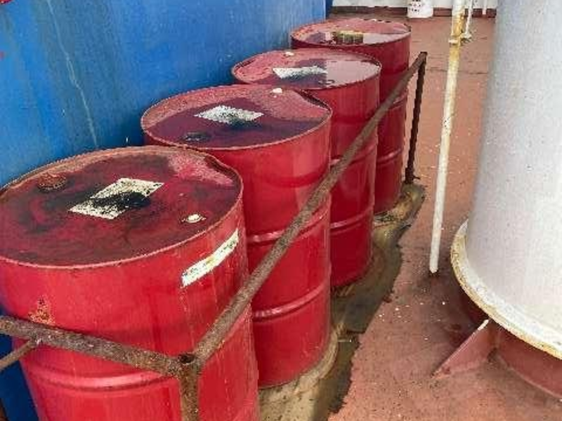 WSPI-OLD: Wasserschutzpolizei findet rostige Altölfässer auf einem Seeschiff in Nordenham - Foto: presseportal.de