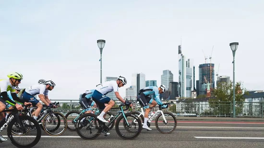 Radklassiker Eschborn-Frankfurt: Rekordbeteiligung und Spannung vor Profirennen - Bild: presseportal.de