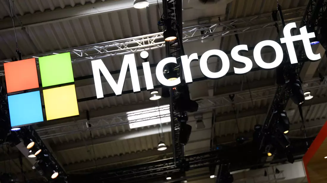 Microsoft punktet mit Cloud-Angeboten. - Bild: Julian Stratenschulte/dpa