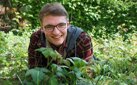 Robin König ist auch bekannt als Robinga Schnögelrögel. - Foto: Anja Sokolow/dpa-Zentralbild/dpa