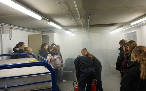 FW Ratingen: Girls' and Boys' Day bei der Feuerwehr Ratingen - Foto: presseportal.de