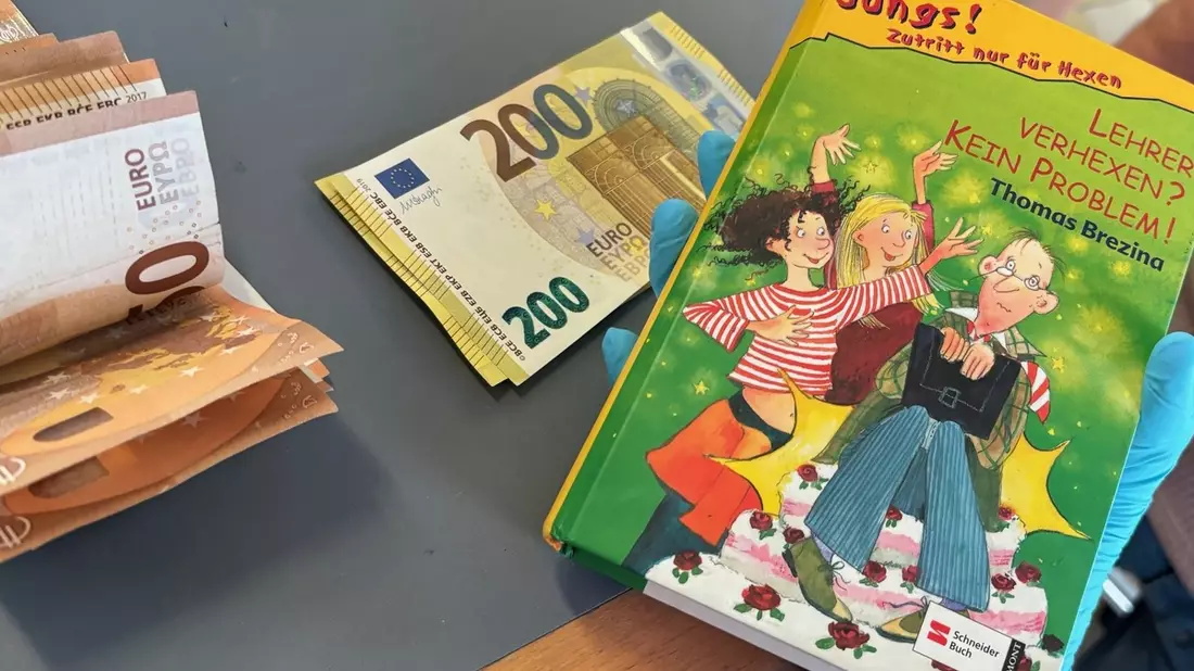 HZA-S: Sparbuch der besonderen Art - Bild: presseportal.de