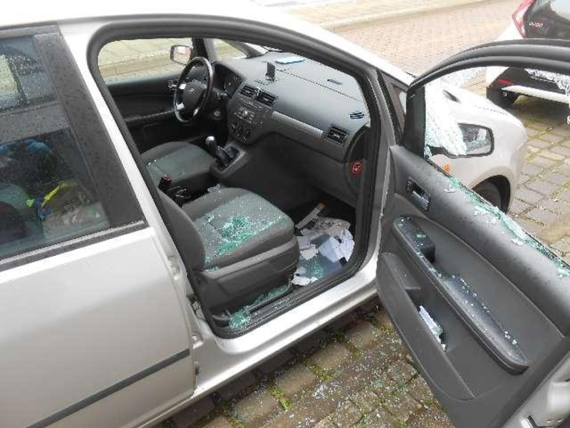 POL-NI: Pkw-Aufbrüche - Foto: presseportal.de