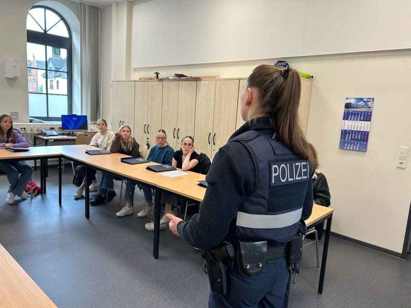 POL-PDTR: Girls Day bei der Polizei Idar-Oberstein - Foto: presseportal.de