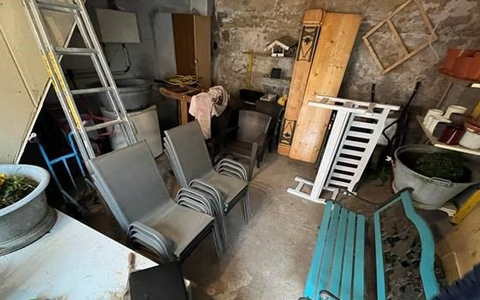 POL-LG: ++ Ermittlungserfolg ++ in Vorgärten und Eingangsbereichen auf Klau-Tour ++ Uelzener Ermittler machen Täter dingfest und stellen Diebesgut sicher ++ 60 Jahre alter Uelzener mit Vorliebe für Tische, - Foto: presseportal.de POL-LG: ++ Ermittlungserfolg ++ in Vorgärten und Eingangsbereichen auf Klau-Tour ++ Uelzener Ermittler machen Täter dingfest und stellen Diebesgut sicher ++ 60 Jahre alter Uelzener mit Vorliebe für Tische, - Foto: presseportal.de