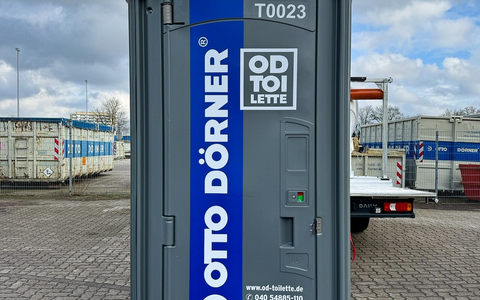 Toiletten für Toleranz: Rostock Fans nutzen OD TOILETTEN von OTTO DÖRNER und helfen durch jede unbeschädigte Toilette dem Nachwuchs von F.C. Hansa Rostock - Foto: presseportal.de