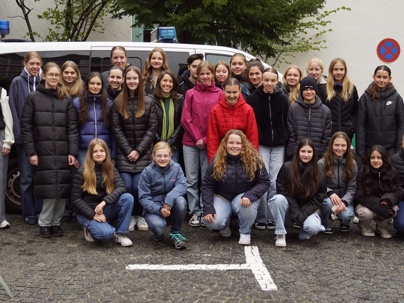 HZA-A: Ein Tag als Zollbeamtin / Girls'Day beim Hauptzollamt Augsburg - Foto: presseportal.de