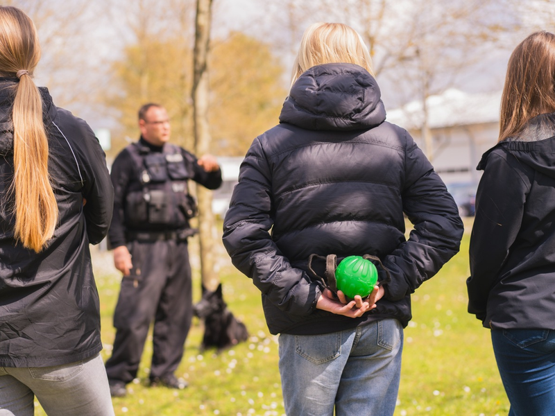 BPOL-HRO: GirlsDay-Zukunftstag bei der Bundespolizeiinspektion Rostock - Foto: presseportal.de