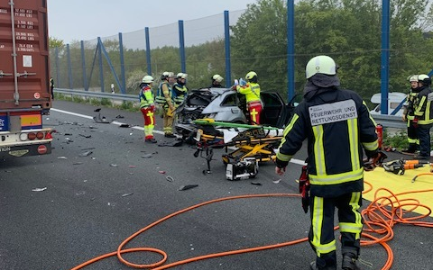 FW-BO: Schwerer Verkehrsunfall am Stauende auf der BAB 448 - Foto: presseportal.de