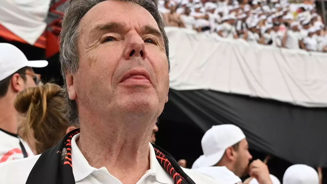 Bruchhagen glaubt nicht, dass sich Ralf Rangnick als Trainer des FC Bayern von Uli Hoeneß taktisch reinreden lässt. - Bild: Arne Dedert/dpa