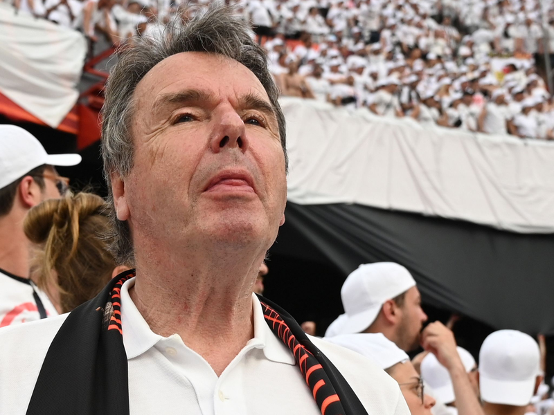 Bruchhagen glaubt nicht, dass sich Ralf Rangnick als Trainer des FC Bayern von Uli Hoeneß taktisch reinreden lässt. - Foto: Arne Dedert/dpa