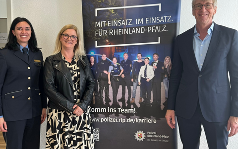 HDP-RP: Neue RĂ€umlichkeiten fĂŒr das Auswahlverfahren fĂŒr den Bachelorstudiengang Polizeidienst eröffnet! - Foto: presseportal.de HDP-RP: Neue RĂ€umlichkeiten fĂŒr das Auswahlverfahren fĂŒr den Bachelorstudiengang Polizeidienst eröffnet! - Foto: presseportal.de