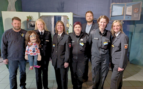 POL-GOE: 30. Symposium des Vereins zur Förderung der Methode Puppenspiel in der Verkehrs- und Kriminalprävention in Duderstadt eröffnet - Foto: presseportal.de POL-GOE: 30. Symposium des Vereins zur Förderung der Methode Puppenspiel in der Verkehrs- und Kriminalprävention in Duderstadt eröffnet - Foto: presseportal.de