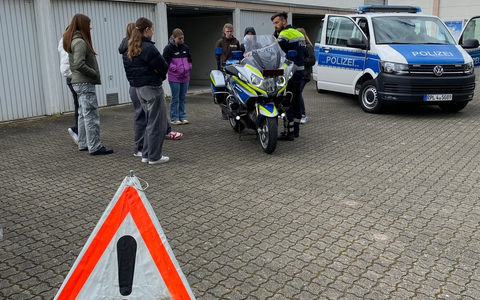 POL-PDNW: Girls Day bei der Polizei Haßloch ein voller Erfolg - Foto: presseportal.de