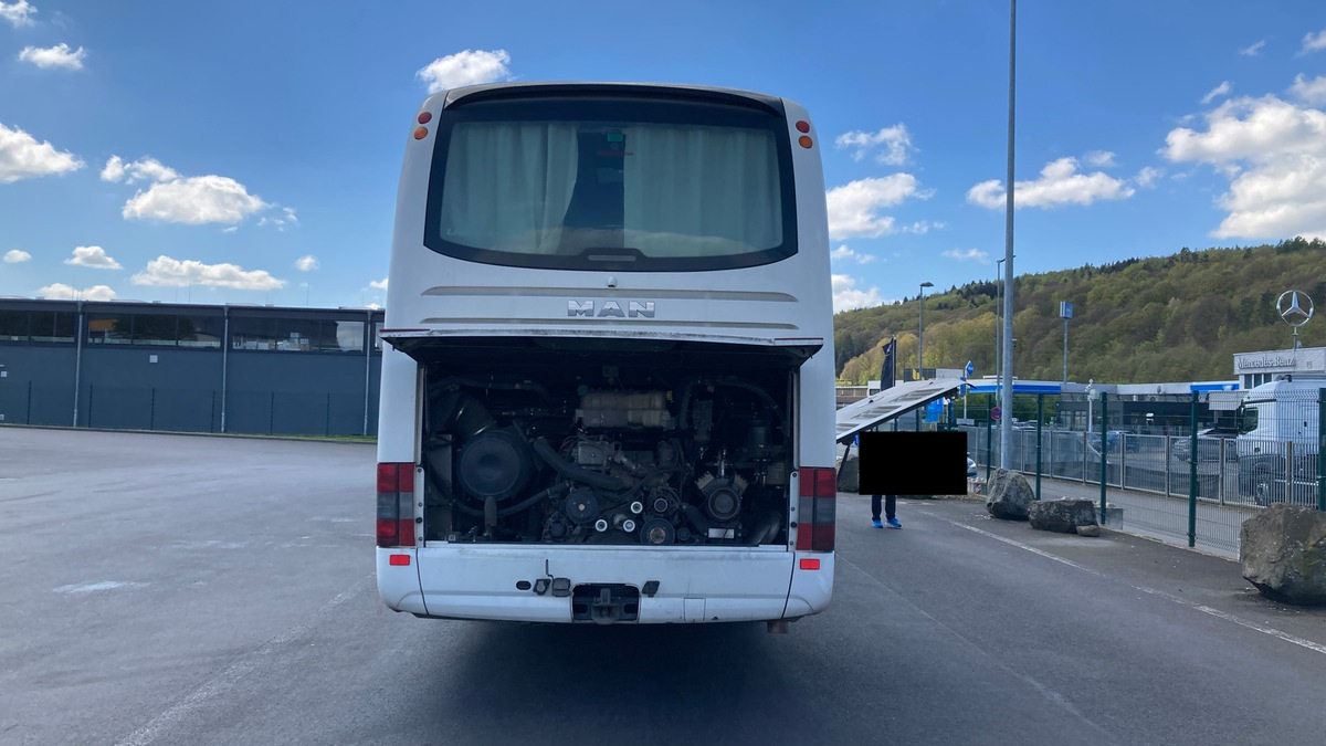 POL-OH: Reisebus auf der A7 gestoppt - Foto: presseportal.de