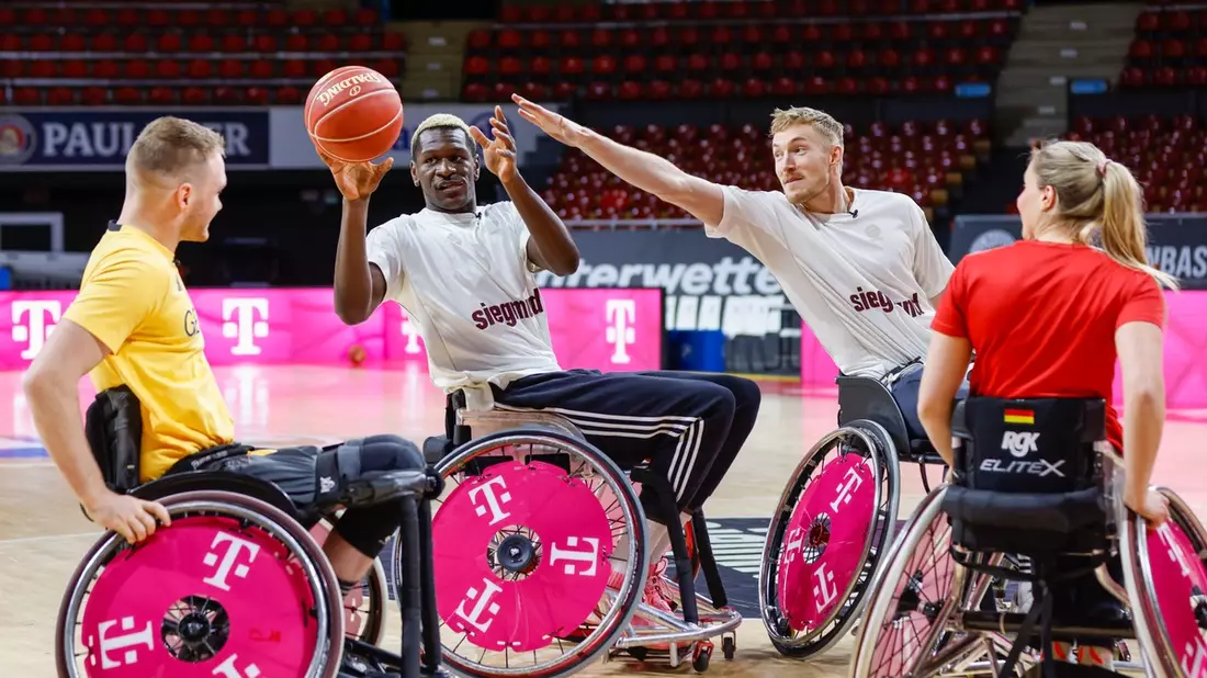 Einheit in Vielfalt: Rollstuhlbasketball trifft Basketball - Bild: presseportal.de