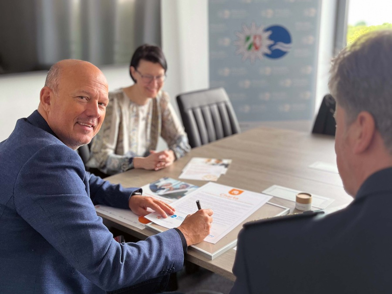 POL-REK: 240426-4: Polizei Rhein-Erft-Kreis nimmt an Landesprogramm Vereinbarkeit von Beruf und Pflege in Nordrhein-Westfalen teil - Foto: presseportal.de