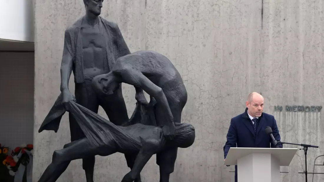 «Wir mussten Gästebücher austauschen beziehungsweise konnten sie nicht mehr auslegen, weil sie voll waren von Hassbotschaften», sagt der Direktor der Stiftung Brandenburgische Gedenkstätten, Axel Drecoll (Archivbild). - Bild: Soeren Stache/dpa-Zentralbild/POOL/dpa
