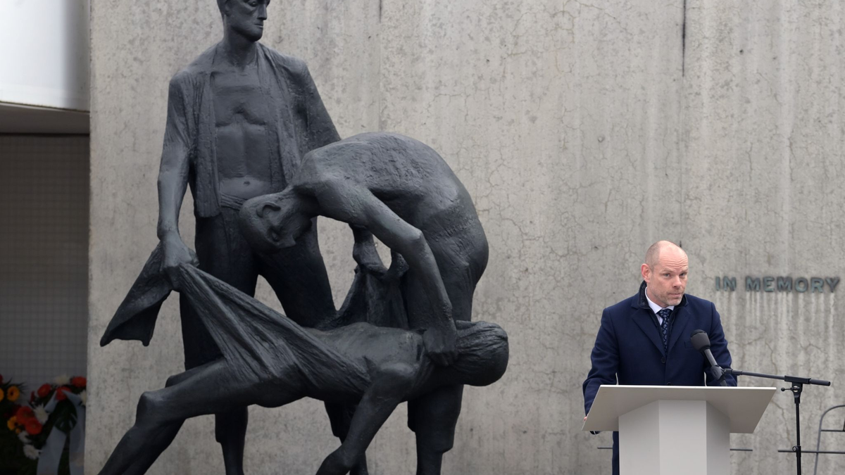 «Wir mussten Gästebücher austauschen beziehungsweise konnten sie nicht mehr auslegen, weil sie voll waren von Hassbotschaften», sagt der Direktor der Stiftung Brandenburgische Gedenkstätten, Axel Drecoll (Archivbild). - Foto: Soeren Stache/dpa-Zentralbild/POOL/dpa