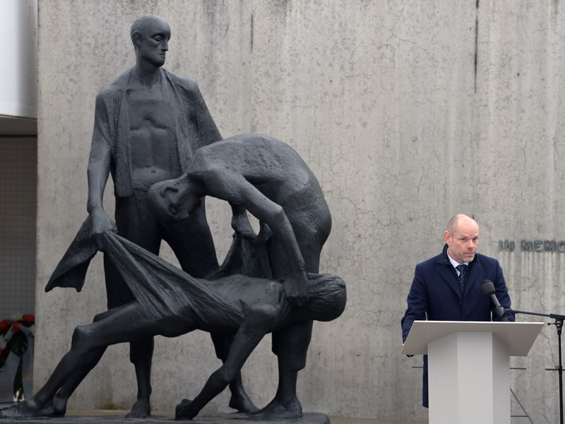 «Wir mussten Gästebücher austauschen beziehungsweise konnten sie nicht mehr auslegen, weil sie voll waren von Hassbotschaften», sagt der Direktor der Stiftung Brandenburgische Gedenkstätten, Axel Drecoll (Archivbild). - Foto: Soeren Stache/dpa-Zentralbild/POOL/dpa