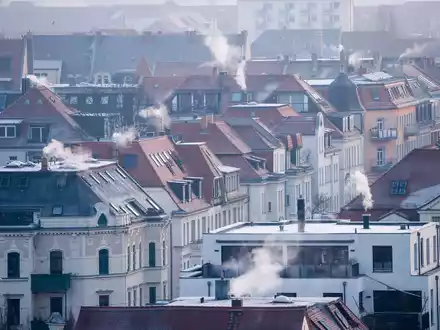 Steigende Strom- und Gaspreise und Unsicherheit infolge des Heizungsgesetzes: Die Preise für unsanierte Häuser sind zuletzt stark gefallen. Der Abwärtstrend scheint jedoch gestoppt (Symbolbild). - Foto: Jan Woitas/dpa-Zentralbild/dpa