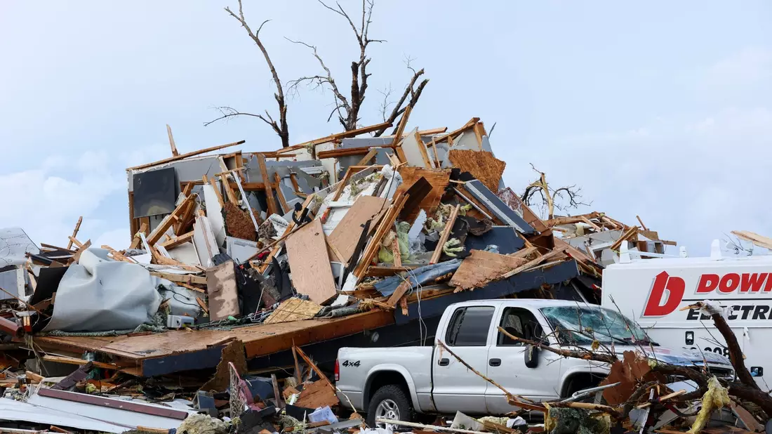 In dem US-Bundesstaat Nebraska haben gleich mehrere Tornados schwere Schäden angerichtet. - Bild: Nikos Frazier/Omaha World-Herald/AP/dpa