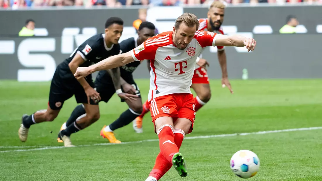 FCB-Stürmer Harry Kane traf beim 2:1 gegen die Eintracht doppelt. - Bild: Niklas Treppner/dpa