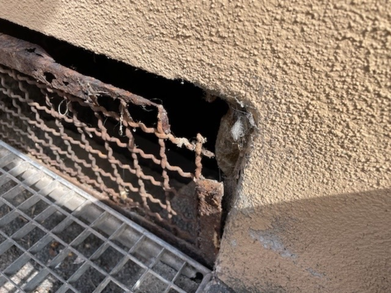 POL-PDTR: Diebstahl einer Kommode - Einstieg durch Luke an Bürgersteig - Foto: presseportal.de