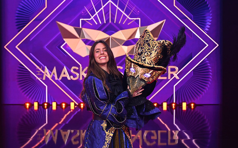 Als «Mysterium» verkleidet sang Vanessa Mai «Texas Hold 'Em» der US-Sängerin Beyoncé. - Foto: Julia Feldhagen/ProSieben/dpa