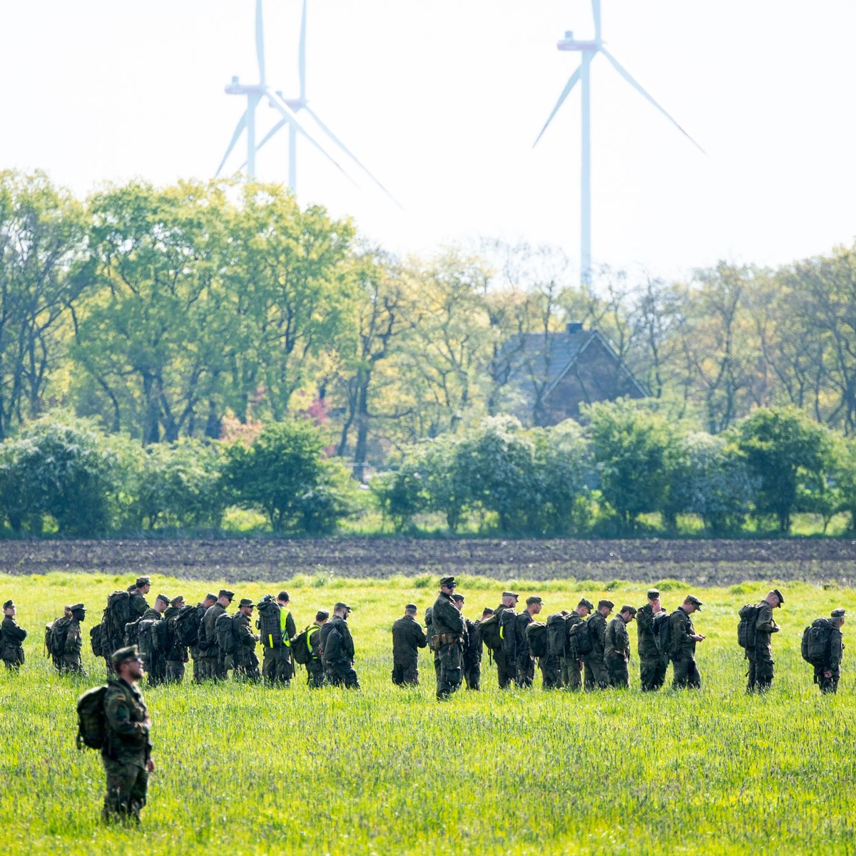 Der sechsjährige Arian wird nun mithilfe einer Menschenkette gesucht. - Foto: Daniel Bockwoldt/dpa