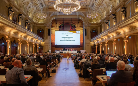Pakt für Musikschulen / Verband deutscher Musikschulen fordert mit Vertretern der kommunalen Spitzenverbände und der Politik einen Pakt zur Sicherung der öffentlichen Musikschulen - Foto: presseportal.de