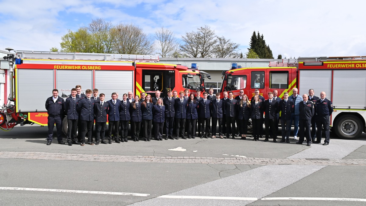 FF Olsberg: Feuerwehr Grundlehrgang in Olsberg erfolgreich absolviert - Foto: presseportal.de