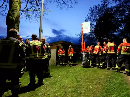 Gut eine Woche nach dem Verschwinden des sechs Jahre alten Arian herrscht bedrückte Stimmung in Bremervörde. - Foto: Bodo Marks/dpa