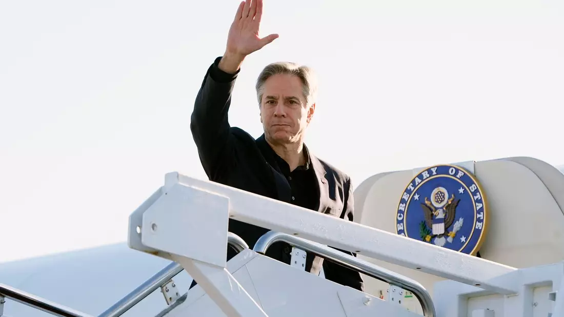 US-Außenminister Antony Blinken will heute mit mehreren Amtskollegen in Saudi-Arabien über den Krieg in Nahost beraten. - Bild: Mark Schiefelbein/AP/dpa