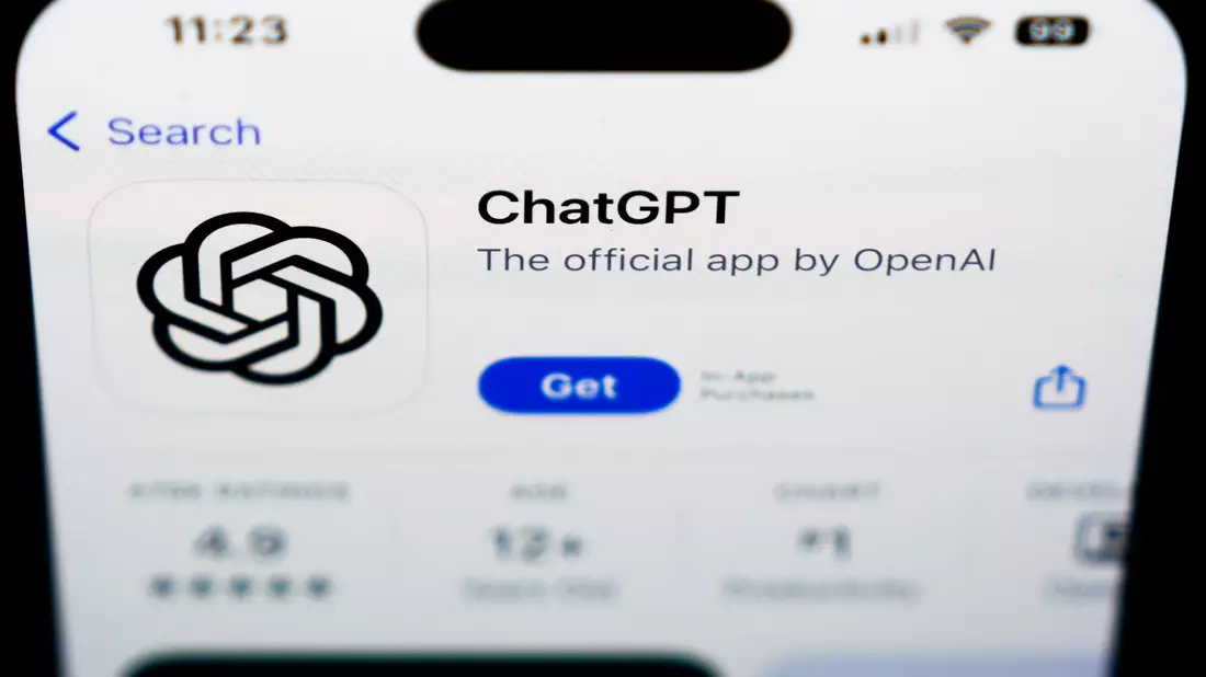 ChatGPT ist der bekannteste KI-Chatbot - und ein wertvolles Investment für Microsoft. (Symbolbild) - Bild: Matt Rourke/AP/dpa