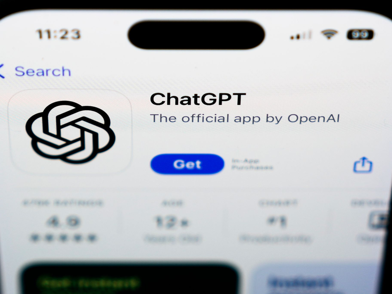ChatGPT-App auf einem Smartphone. Die Software kann jetzt mit den Benutzern sprachlich interagieren. - Foto: Matt Rourke/AP/dpa