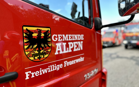 FW Alpen: Verkehrsunfall mit drei Pkw - Foto: presseportal.de