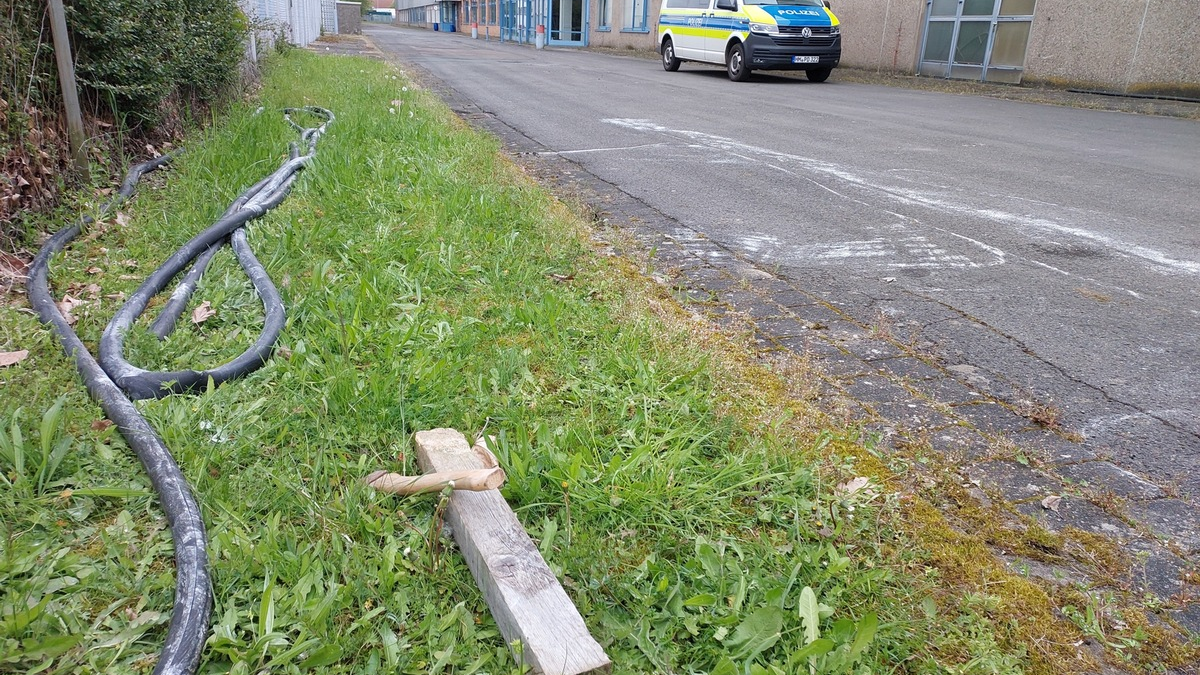 POL-HM: Hoher Schaden nach Diebstahl von ca. 80 Meter Kupferkabel - Zeugen gesucht - Foto: presseportal.de