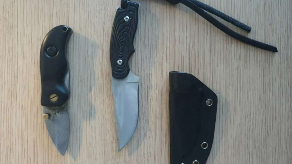 BPOL NRW: 46-Jähriger flüchtet - Bundespolizisten stellen Messer und bunten Strauß Drogen sicher - Foto: presseportal.de