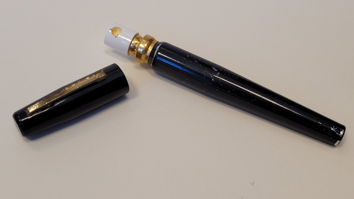 BPOL-HH: (FOTO) Bundespolizei am Hamburg Airport: Pfefferspray als Kugelschreiber getarnt sorgt für Ärger - Foto: presseportal.de