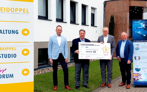 Eis essen hilft beim Schwimmen lernen - Foto: presseportal.de